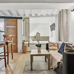 Studio Herold - Place De Victoires By B\'Your Home